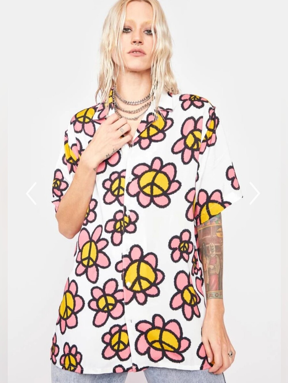 Petals and Peacocks 🦚 Peace & Petals Vacation Shirt ☮️ Streetwear Size M